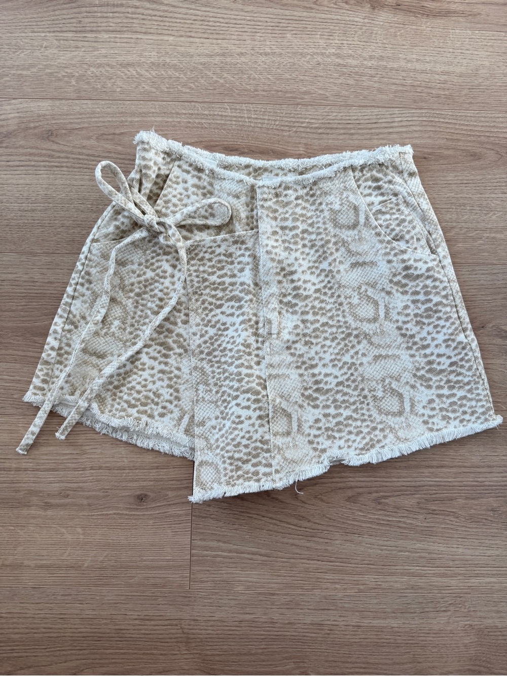 LE LIS Frayed Snake Print Wrap Skort with Pockets